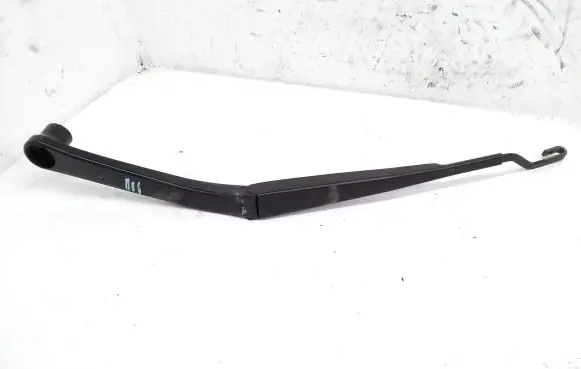 Chrysler 300 - 300C Front wiper blade arm