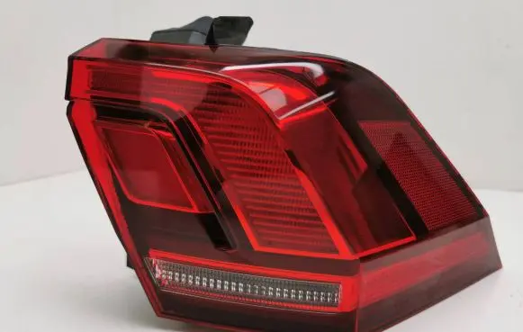 Volkswagen Tiguan Rear/tail lights 5NA945096D