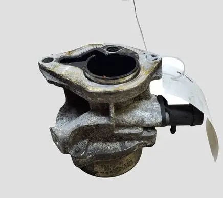Renault Megane III Vacuum pump 8200577807 08T0452189