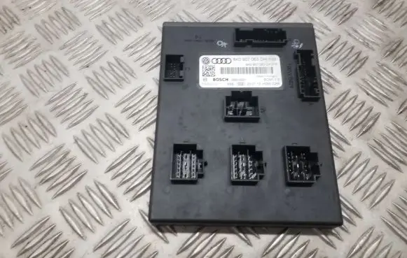 Audi A5 8T 8F Comfort/convenience module 8K0907063DH