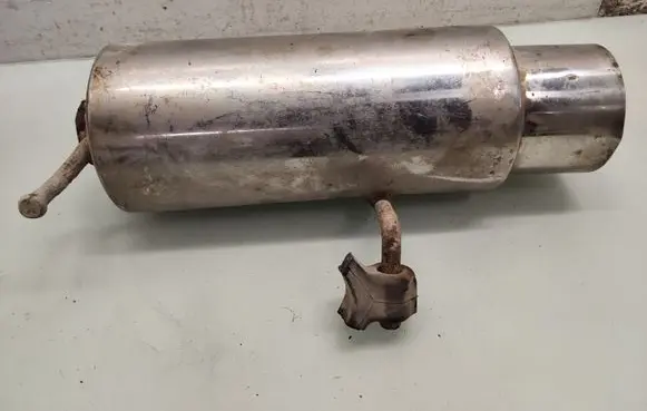Subaru Forester SF Rear muffler/silencer tail pipe 
