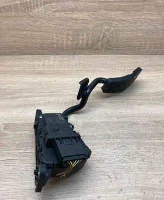Audi A6 S6 C6 4F Accelerator throttle pedal 4F2721523 6PV008984