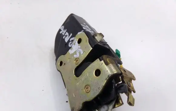 Chrysler Sebring (ST-22 - JR) Front door lock