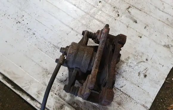 Toyota Corolla Verso E121 Front brake caliper NOCODE