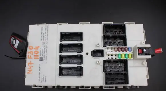 BMW 3 F30 F35 F31 Engine control unit/module 9348358 50E516F06 14027726