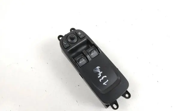 Volvo C30 Electric window control switch 30773208
