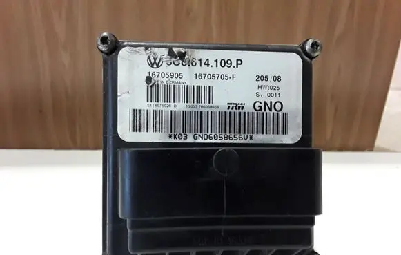 Volkswagen PASSAT B6 ABS Pump 3C0614109P