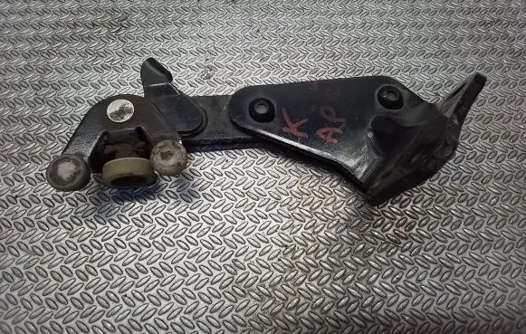 Volkswagen Caddy Sliding door lower roller guide/hinge 2K0843397A