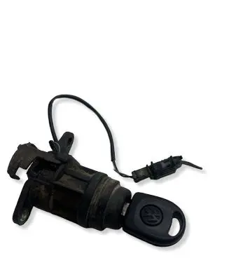 Volkswagen PASSAT B4 Other exterior part 3A0827571D
