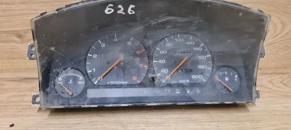 Mazda 626 Speedometer (instrument cluster) GP07A