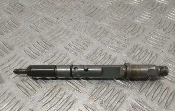 Audi A6 S6 C5 4B Fuel injector 059130201D 0432133805