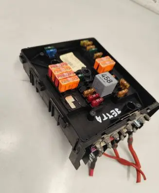 Volkswagen Jetta V Fuse module 1K0937125