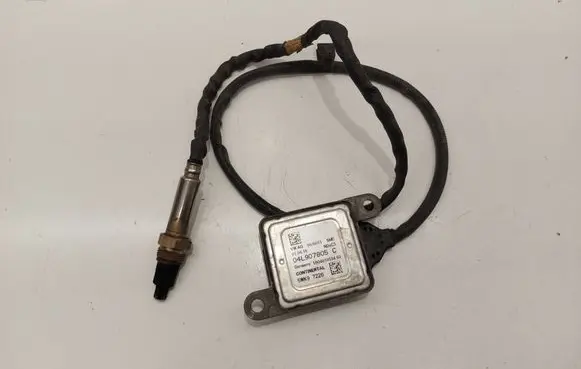 Volkswagen PASSAT B8 Lambda probe sensor 04L907805C