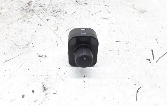 Wing mirror switch