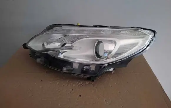 Peugeot 2008 I Headlight/headlamp 9677810180 08L0182290