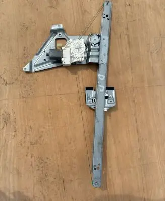 Mercedes-Benz Sprinter W906 Front door window regulator with motor A0068205442 995185102