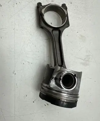 Volvo XC60 Piston with connecting rod 
