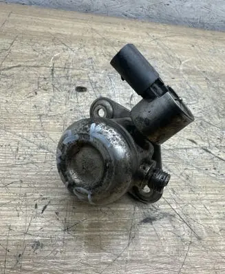 BMW 7 F01 F02 F03 F04 Fuel injection high pressure pump 7595339