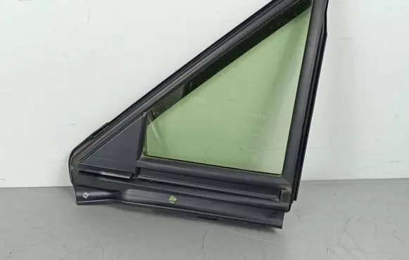 Toyota RAV 4 (XA50) Front door vent window glass four-door 