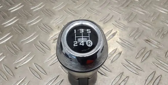 Toyota Aygo AB40 Gear lever shifter trim leather/knob 335040H050