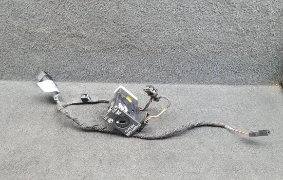 Passenger airbag on/off switch