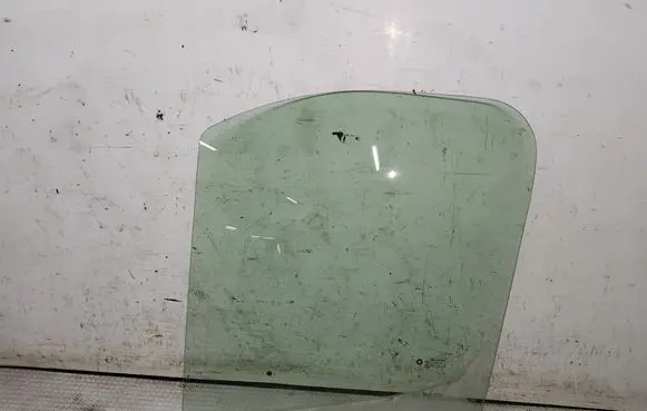 Nissan Primastar Front door window glass four-door