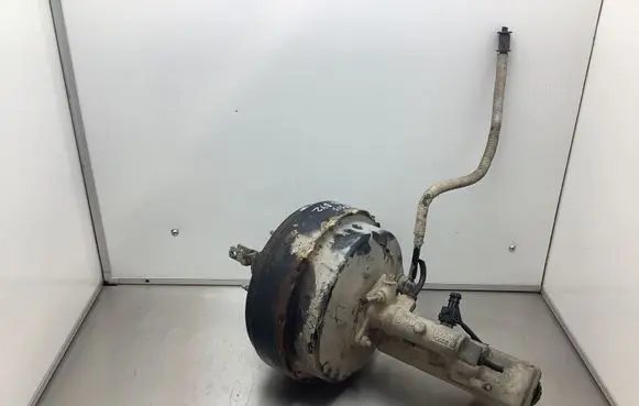 Toyota Avensis T250 Brake booster 25113479