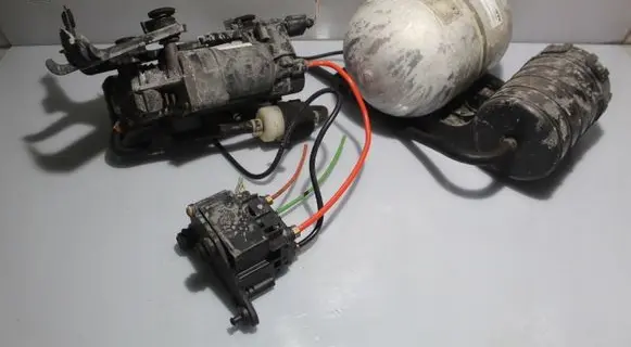 Jaguar XJ X351 Air suspension compressor 