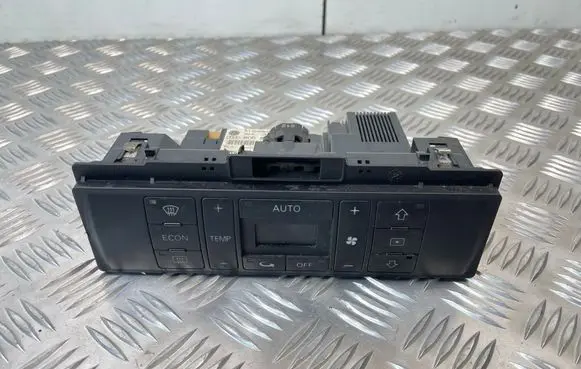 Audi A4 S4 B5 8D Climate control unit 8D0820043M