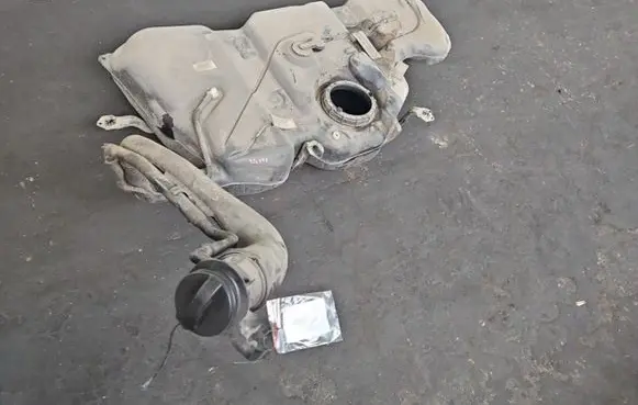 Citroen DS5 Fuel tank 9671303980 IMPRK1403310