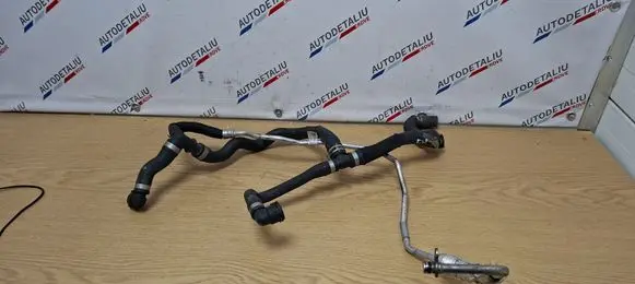 Engine coolant pipe/hose