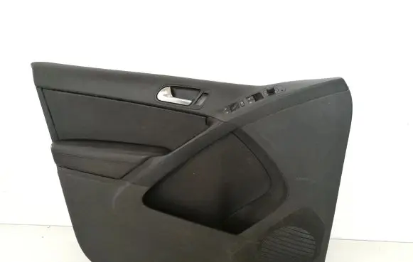 Volkswagen Tiguan Front door card panel trim 5N0867011