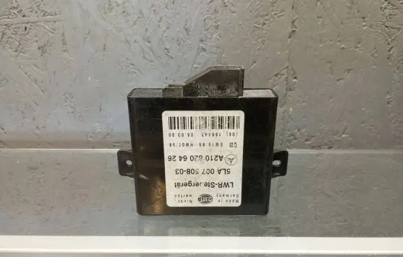 Mercedes-Benz E W210 Light module LCM A2108206426 166443 5LA00750803