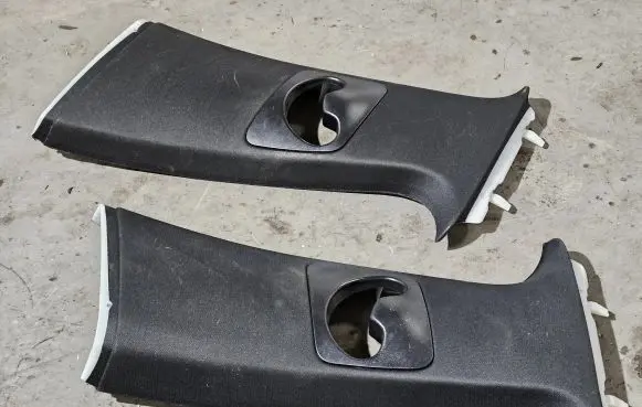 BMW X6 E71 (B) pillar trim (top) 6979850