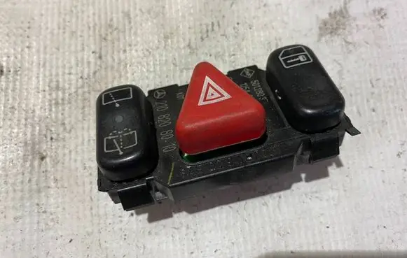 Mercedes-Benz E W210 Hazard light switch 2108208010 A2108208010