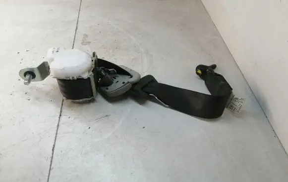 Nissan Navara D40 Rear seatbelt 7P1130 H073811