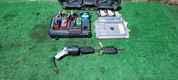 Peugeot 2008 I Engine ECU kit and lock set 9805895780 150210123 V29035181A