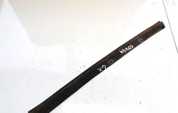 Nissan Leaf I (ZE0) Rubber seal rear door 