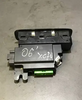 Volvo XC70 Electric window control switch 30739980