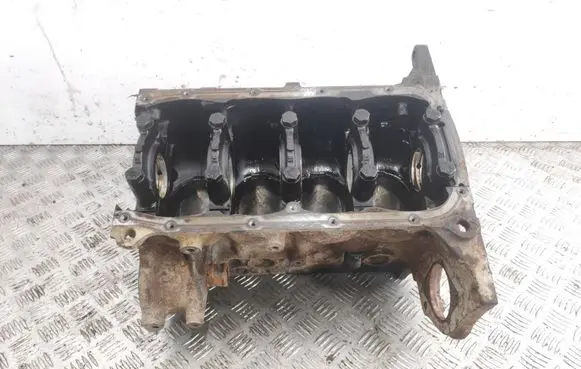Opel Vectra B Engine block 90400