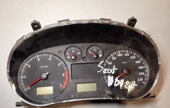 Seat Ibiza II (6k) Speedometer (instrument cluster) 6K0920821A 0201010287