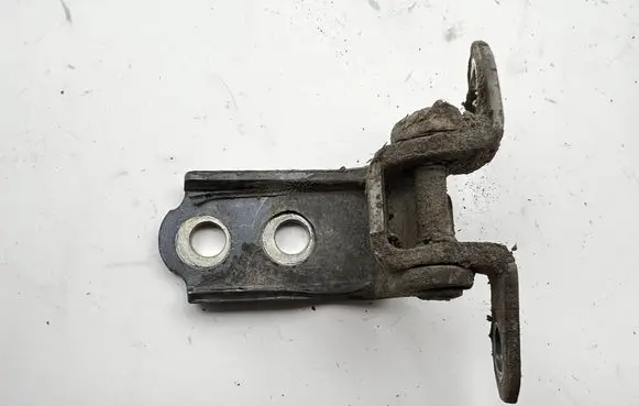 Toyota Land Cruiser (J120) Rear door lower hinge