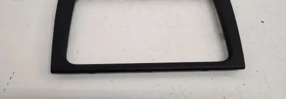 Volkswagen Golf VI Radio/GPS head unit trim 5K0858063