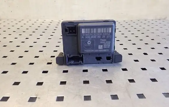 Volkswagen Crafter Door control unit/module A9068203926