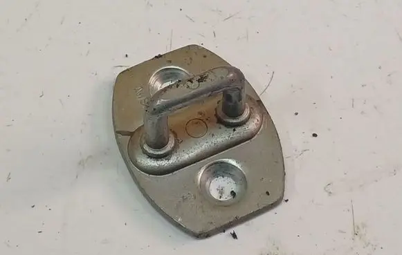 Toyota Avensis T250 Rear door lock loop/hook striker 