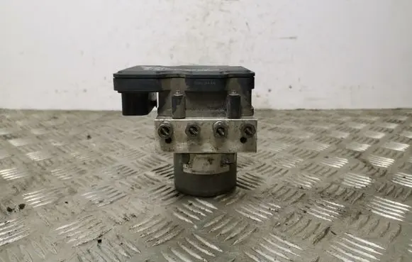 Jeep Cherokee ABS Pump P04779899AI