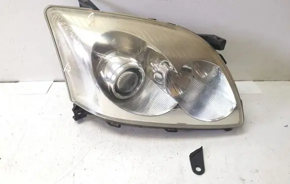 Toyota Avensis T250 Headlight/headlamp