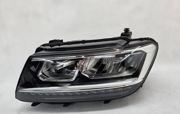 Volkswagen Tiguan Headlight/headlamp 5NB941773E