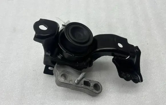 Toyota Yaris Cross Engine mount bracket AVD2761