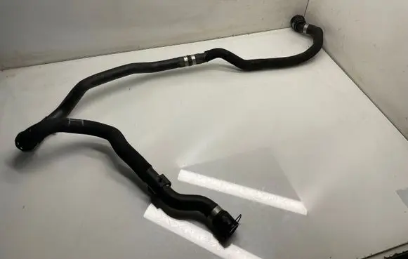 BMW X4M F98 Engine coolant pipe/hose 8073055